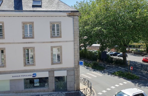 Brelevenez Apartment | Central Studio n°3 in Lannion - Rated 10/10 & Family Friendly
