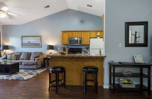 Branson Condo | Holiday Ridge Retreat Duo | Holiday Hills Branson | Golf Resort | Outdoor Pools