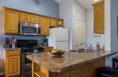 Branson Condo | Holiday Ridge Retreat Duo | Holiday Hills Branson | Golf Resort | Outdoor Pools