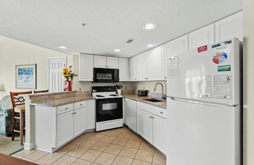 Myrtle Beach Condo | Holiday Sands South 831-Ocean View 2BR/2BA-Pool