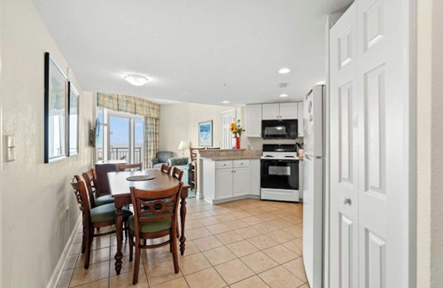 Myrtle Beach Condo | Holiday Sands South 831-Ocean View 2BR/2BA-Pool