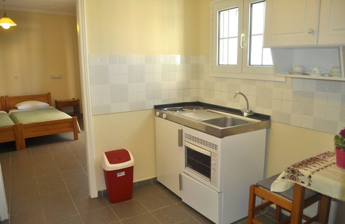 Agios Gordios House | Cozy Holiday Studio Apartments "Yannis" near Agios Gordios Beach