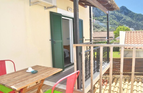 Agios Gordios House | Cozy Holiday Studio Apartments "Yannis" near Agios Gordios Beach