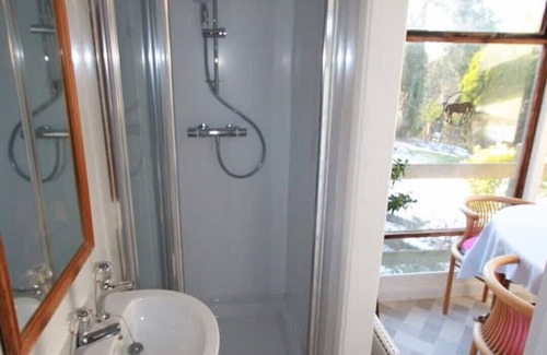 Bidborough Apartment | Top-Rated Holiday Studio Flat with Family-Friendly Amenities