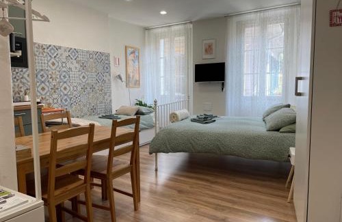 Intra Apartment | Exceptional Holiday Studio in Centro Storico Intra Awaits