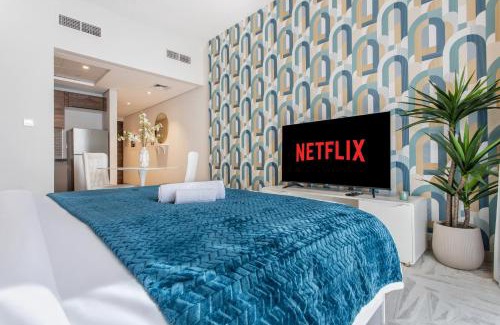 Jumeirah Village Apartment | Pet-Friendly Holiday Studio with Ocean View in Dubai
