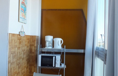 Roses Apartment | Inviting Studio with Pool and Scenic Views in Roses