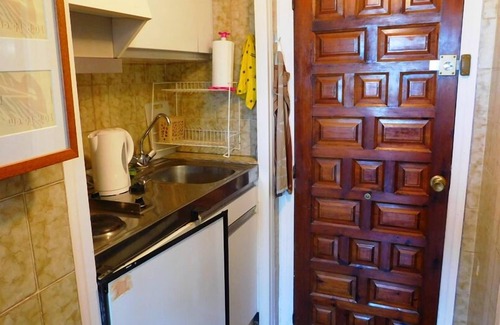 Roses Apartment | Inviting Studio with Pool and Scenic Views in Roses