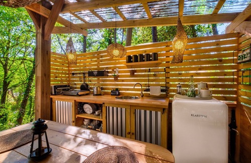 Saint-Paul-de-Vence Apartment | Experience Holiday Treehouse "Shere Khan" with Private Terraces