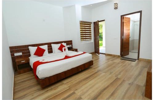 Elappara Hotel | Relaxing Getaway at Holiday Vagamon with Oceanfront Views