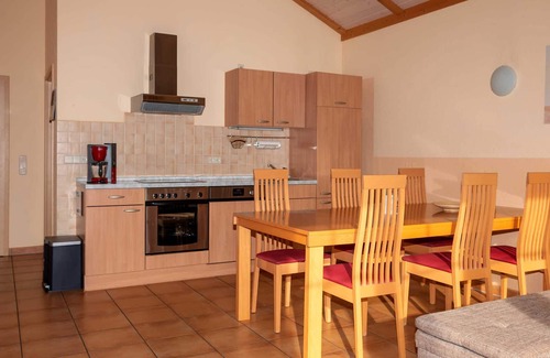 Markkleeberg Apartment | Elegant Holiday Villa Herring Gull with Ocean Views