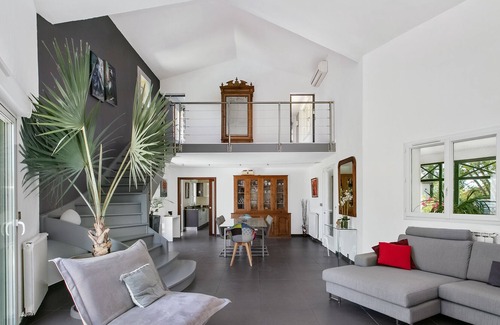 Combaillaux House | Holiday villa in Combaillaux: swimming pool & air conditioning ☀✈
