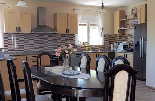 Slivno House | Sea View Holiday Villa with Pool and Spa Amenities