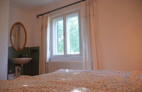 Altmuenster House | Cozy Holidayhome Flora: Pet Friendly with Spa & Lake Views