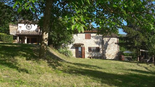 Urbino House | Discover Holidays Cà Tassino: Family-Friendly Retreat