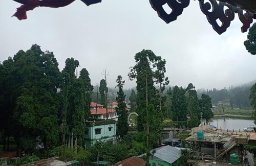 Mirik House | Cozy Holidays Homestay: Family & Pet Friendly Retreat