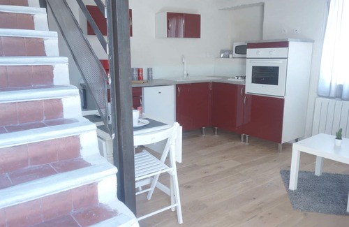 Sarrians Cottage | Experience Holidays in Provence: Pool, Breakfast & More!