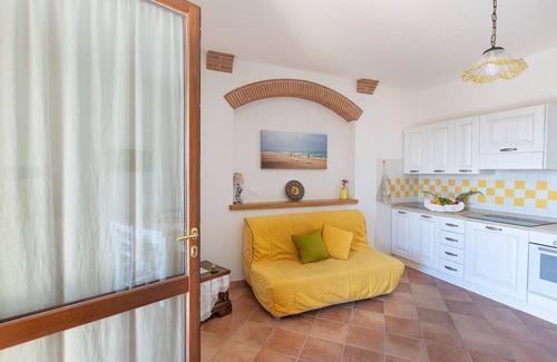 Piombino Apartment | Discover Relaxation in Val di Cornia Near Baratti Beaches