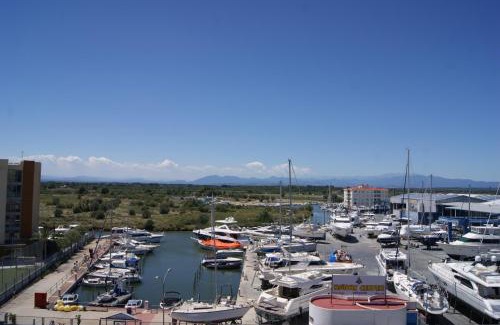 Santa Margarida Apartment | Elegant Holidays Penthouse with Ocean Views and Free Parking