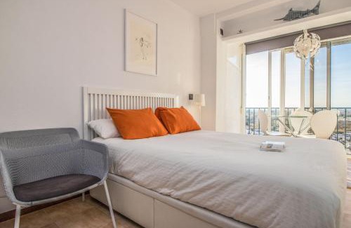 Santa Margarida Apartment | Elegant Holidays Penthouse with Ocean Views and Free Parking