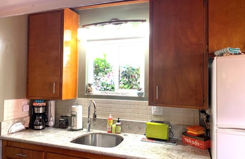 Old Towne Cottage | Starfish Cottage: Oceanfront Retreat Steps from Main St.