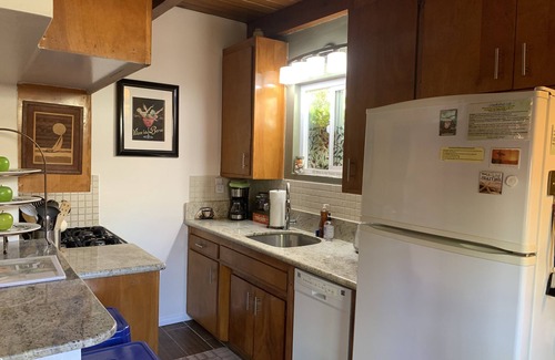 Old Towne Cottage | Starfish Cottage: Oceanfront Retreat Steps from Main St.