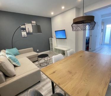 Pla del Bon Repos Apartment | Top-Rated Holisp Blue Apartment - Family-Friendly Retreat