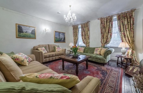 Docking House | Discover Holland House 10: Family and Pet-Friendly Escape