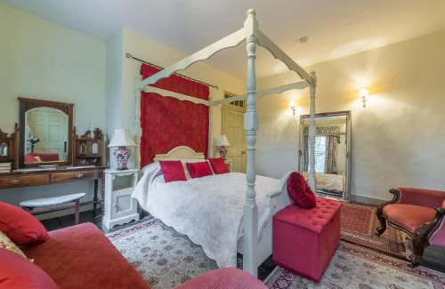 Docking House | Discover Holland House 10: Family and Pet-Friendly Escape
