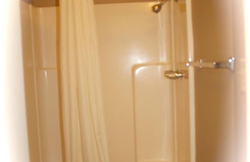 Taft Hotel | Guest Rated Holland Inn and Suites with Kitchen & Breakfast