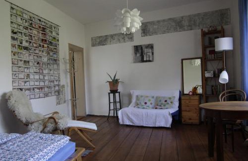 Friedrichswalde Apartment | Hollerhof - Urwüchsiges Paradies - Kreativurlaub