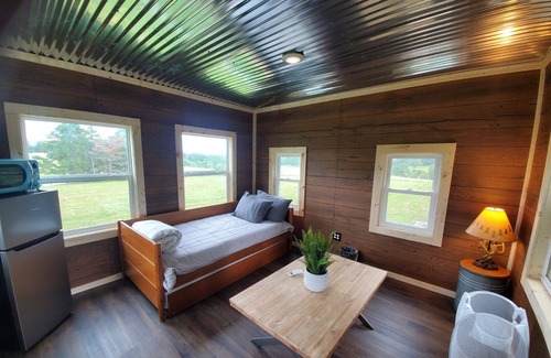 Jerome House | Discover Hollering Pines Retreat: Ideal for Families & Pets