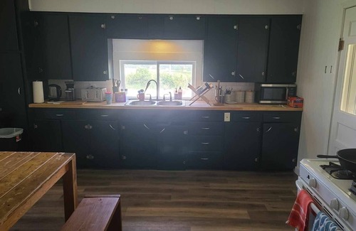 Jerome House | Discover Hollering Pines Retreat: Ideal for Families & Pets