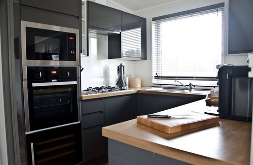 Acomb Apartment | Guest Rated 10/10: Hollicarrs Honeycomb Lodge with Spa