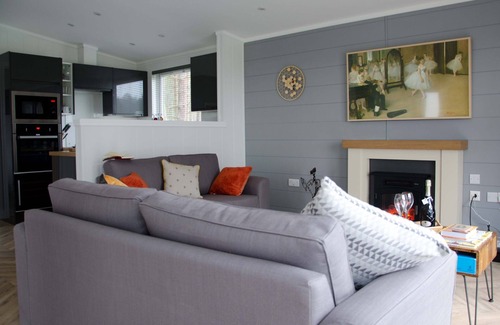 Acomb Apartment | Guest Rated 10/10: Hollicarrs Honeycomb Lodge with Spa