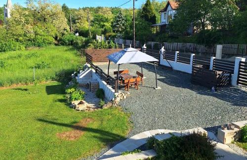 Fertoboz Apartment | Unforgettable Stay at Holling Apartman - Rated 10/10!