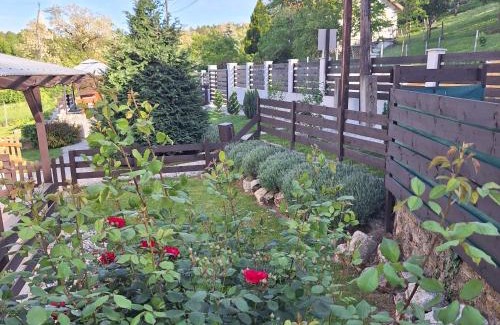 Fertoboz Apartment | Unforgettable Stay at Holling Apartman - Rated 10/10!