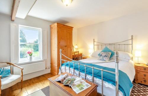 Carlisle House | Experience Comfort at Hollow Creek Cottage - 4 Star Rated