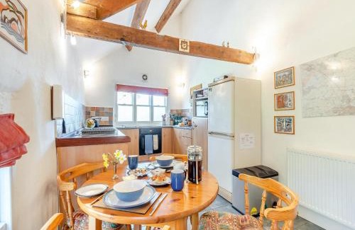 Carlisle House | Experience Comfort at Hollow Creek Cottage - 4 Star Rated