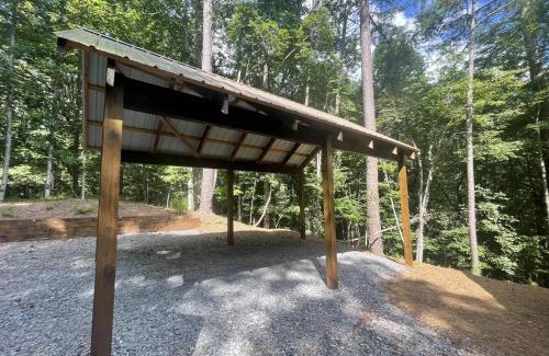 Ellijay House | Cozy Hollow Tree Hideaway at Coosawattee River Resort