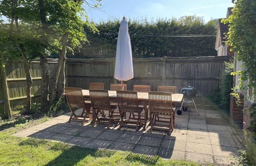Bentley House | Pet-Friendly Cottage 2 at Northbrook Park, Farnham