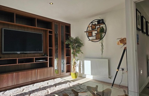 Durham House | Charming Holly Crescent Hotel in Sacriston - Rated 9.3/10
