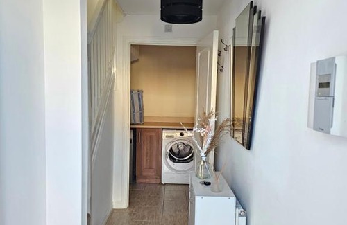Durham House | Charming Holly Crescent Hotel in Sacriston - Rated 9.3/10