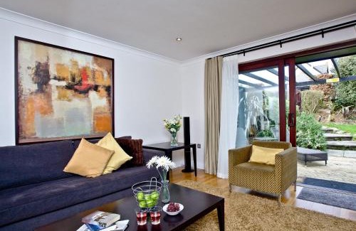 St Wenn Cabin | Holly Hotel: Family-Friendly Haven with Pool Access