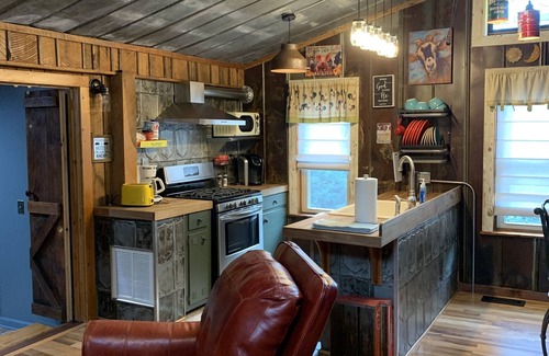 White Plains Other | Cozy Holly Hill Farm House Near Downtown Mount Airy