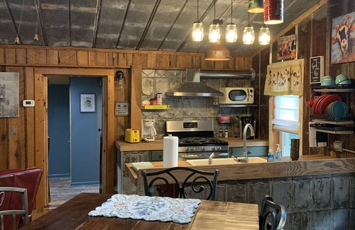 White Plains Other | Cozy Holly Hill Farm House Near Downtown Mount Airy