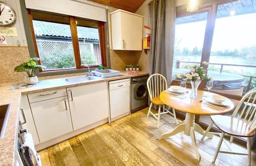 York House | Holly Lodge 14 with Hot Tub: Pet and Child Friendly Stay