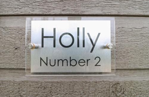 Newark House | Discover Holly Lodge: Family-Friendly 4-Star Retreat