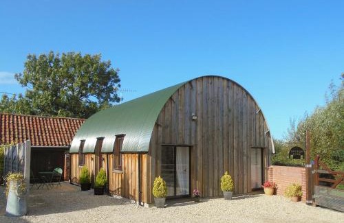 East Brent House | Family-Friendly Escape at Hollys Barn - 4-Star Comfort