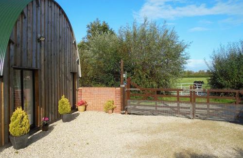 East Brent House | Family-Friendly Escape at Hollys Barn - 4-Star Comfort